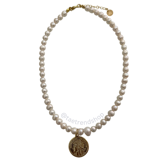 Gabrielle Pearls Necklace